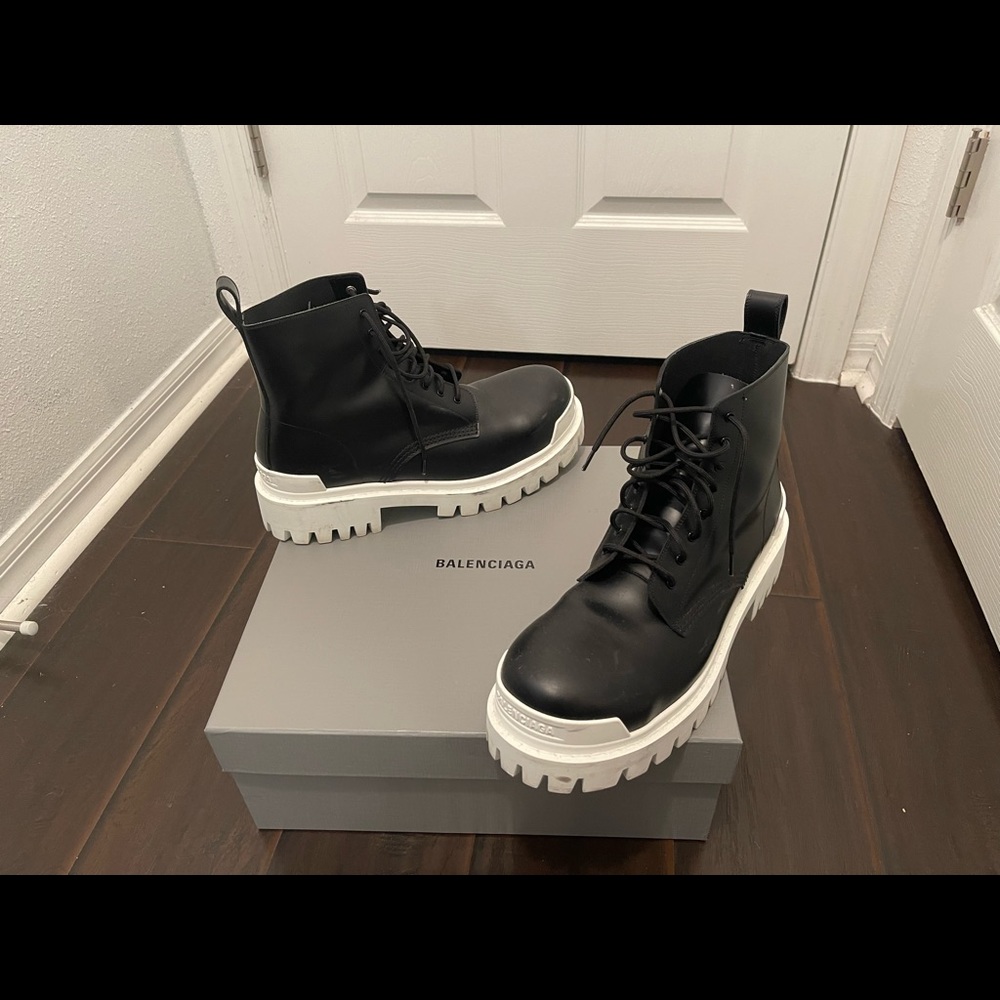 Balenciaga Mens Boot Size 12 (Top Quality) with Box. - Picture 3 of 5